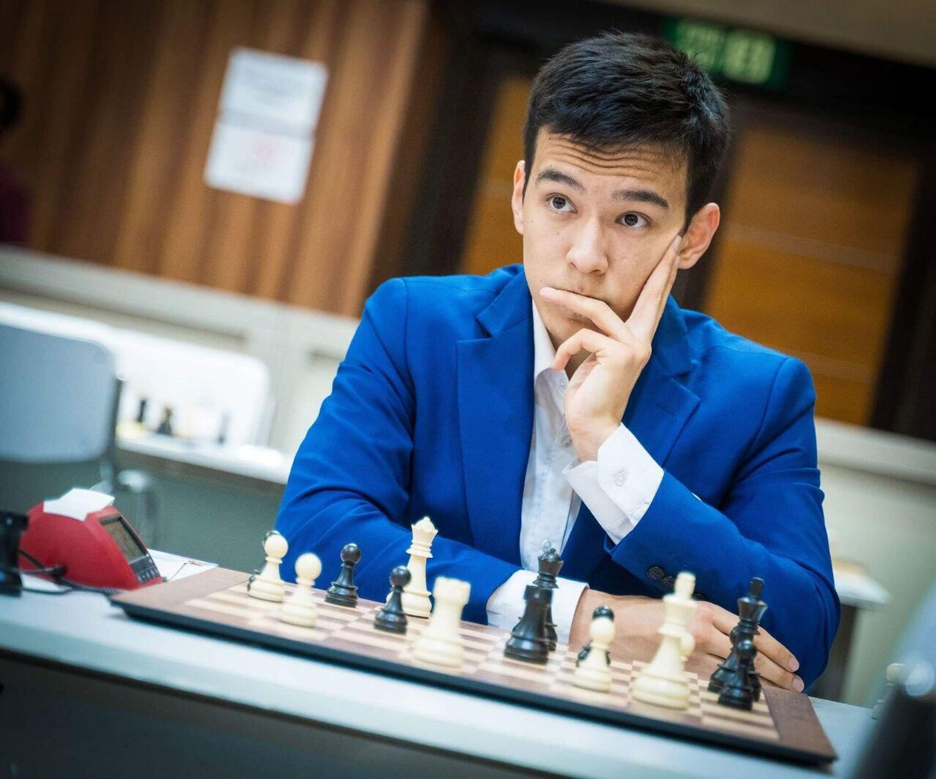 Нодирбек Абдусатторов выиграл второй тур турнира по шахматам в Норвегии