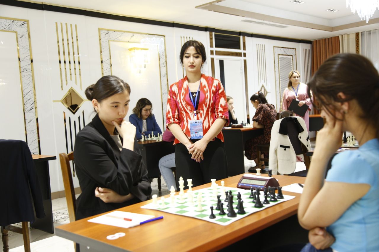 Первые результаты таджикских шахматистов на первом этапе чемпионата мира по шахматам