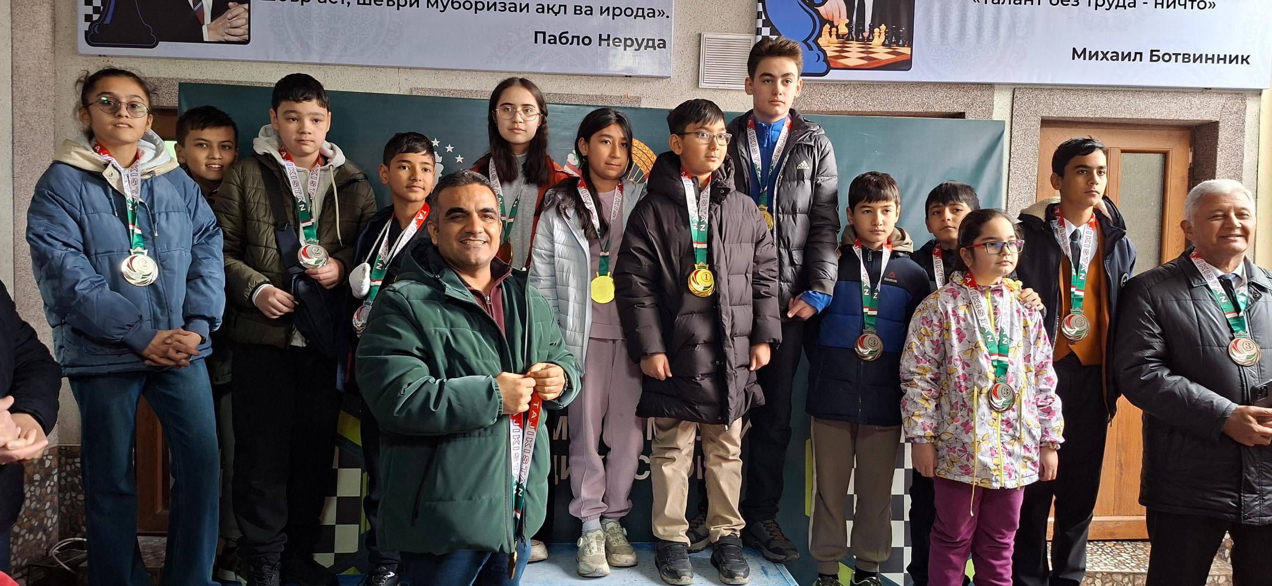 Ученики СОШ №6 г. Душанбе завоевали путёвку на Чемпионат Азии по шахматам