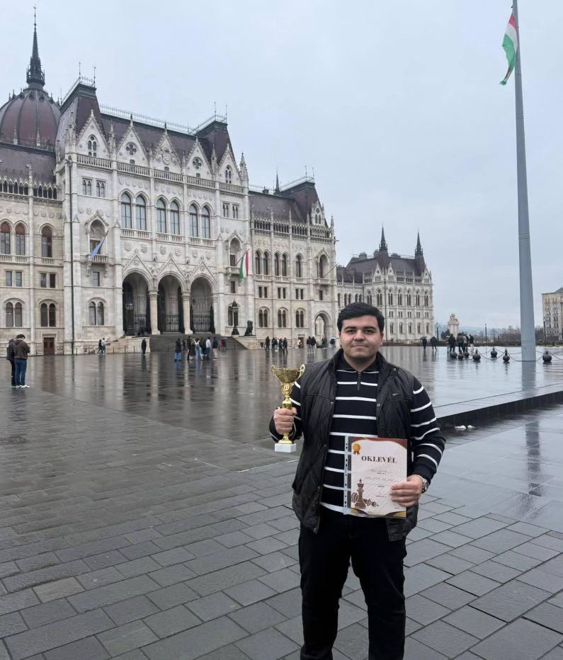 Мухаммад Юнусов досрочно занял первое место