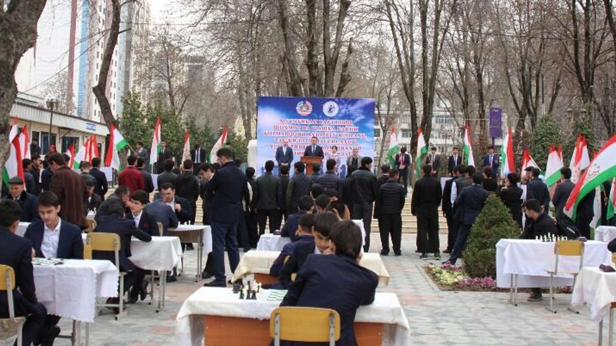 В Душанбе выберут лучшего в шашках и шахматах среди чиновников