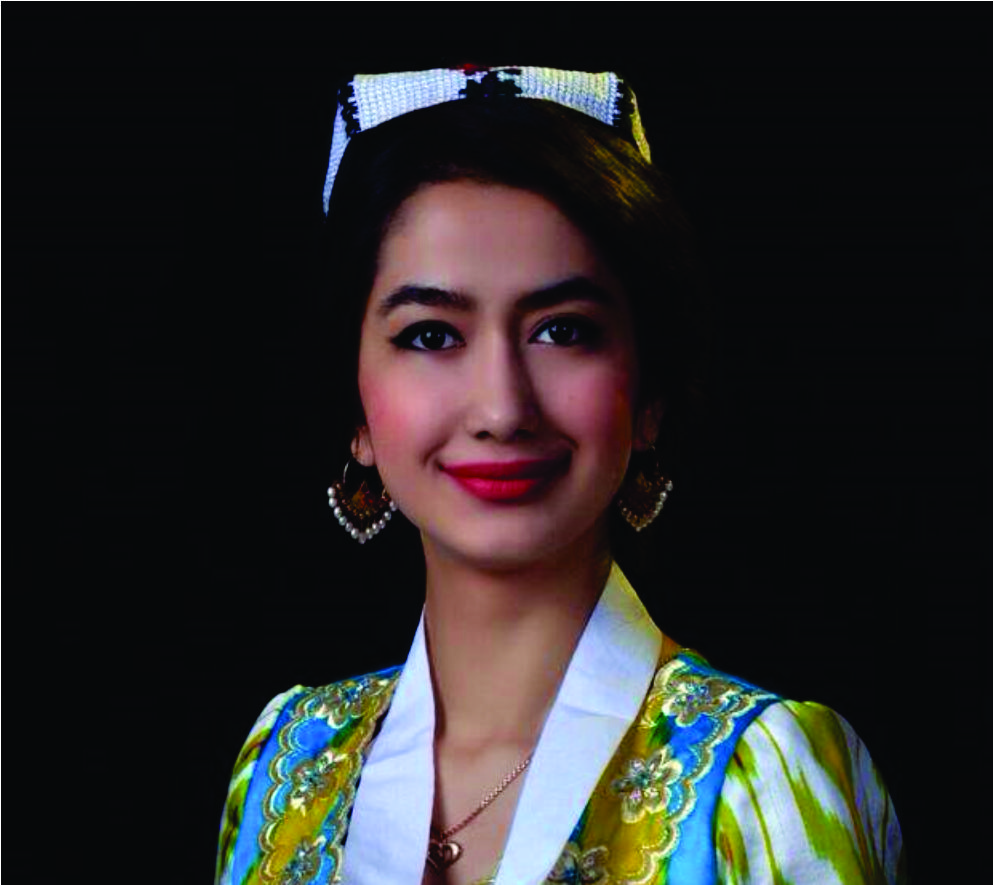 Таджикская спортсменка принимает участие в конкурсе «Самая красивая шахматистка».